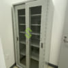 Tủ đựng dụng cụ thiết bị phòng thí nghiệm bằng thép cửa lùa