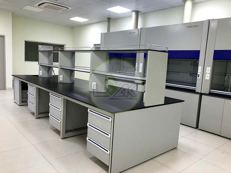 Laboratory central bench with sink, laboratory central bench with sink Suppliers and Manufacturers