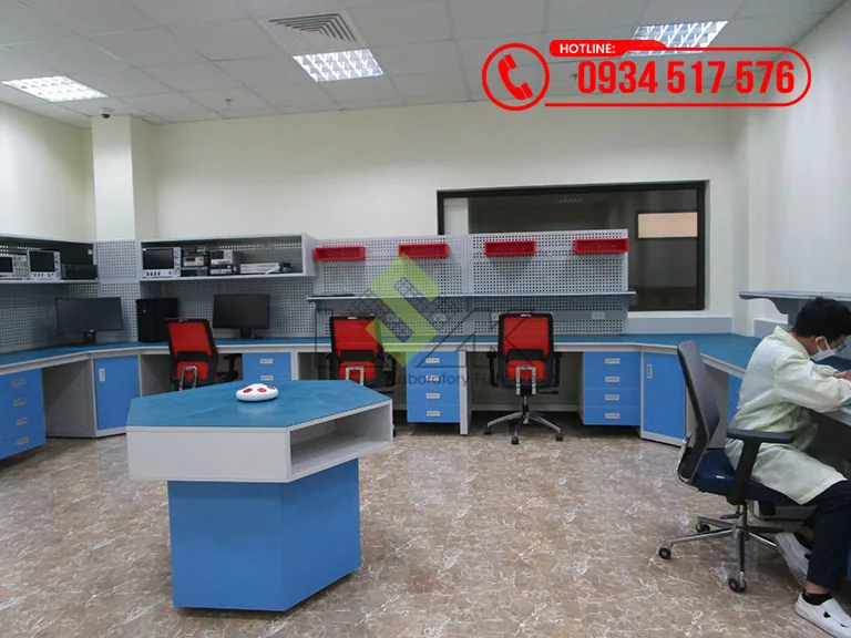 thi-cong-ptn-dien-tu-cho-spartronics-tai-binh-duong-4