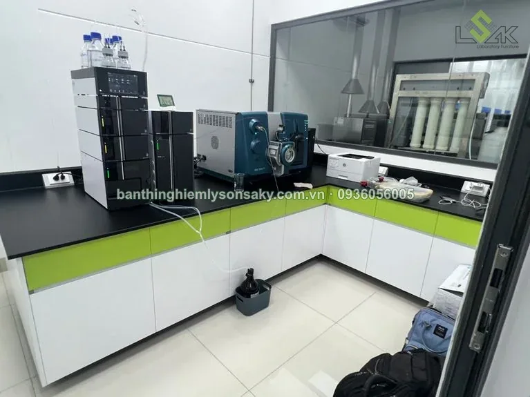 Bàn đặt máy HPLC