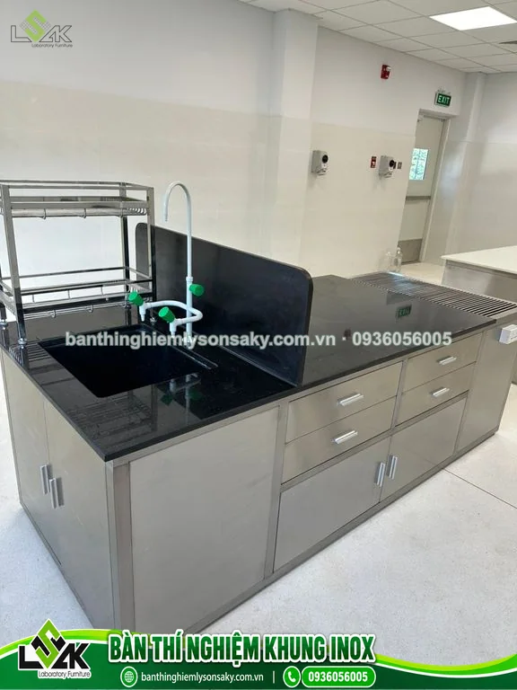Bàn thí nghiệm khung inox - 4