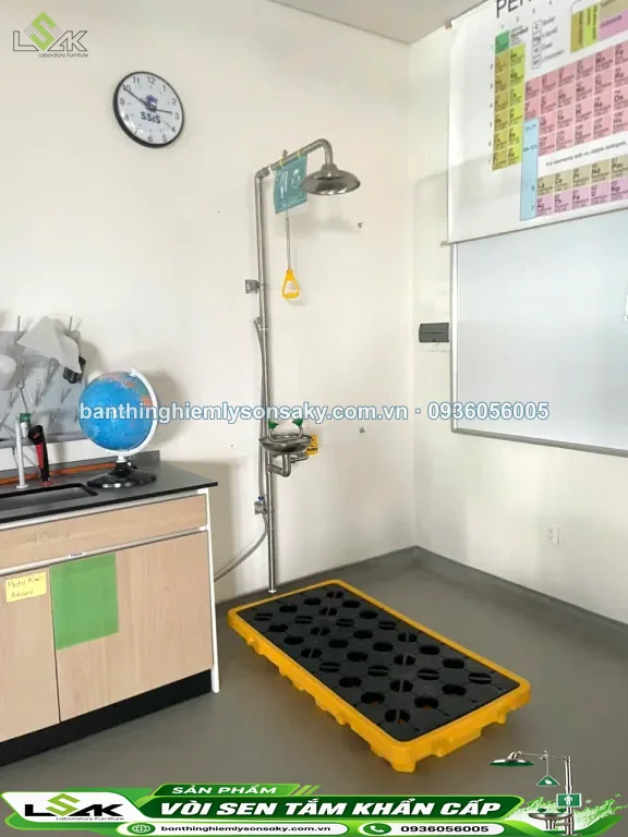 Vòi sen tắm khẩn cấp - 2